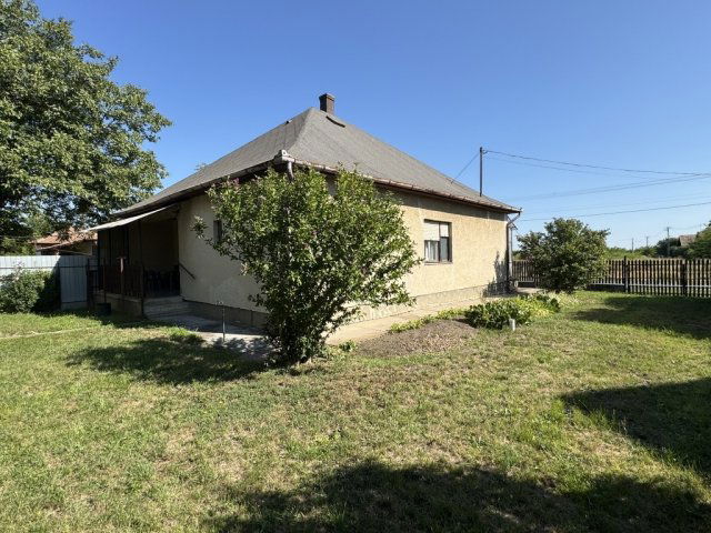 Eladó családi ház, Tiszanánán 14.9 M Ft, 2 szobás