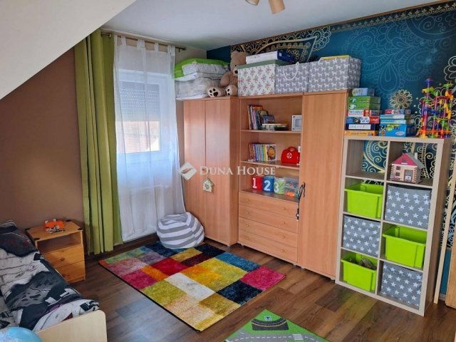 Eladó ikerház, Szigethalmon 103 M Ft, 5 szobás