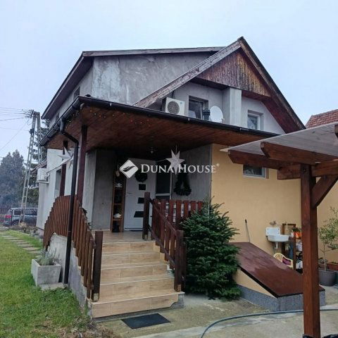 Eladó családi ház, Tápiószentmártonon 34.99 M Ft, 3 szobás
