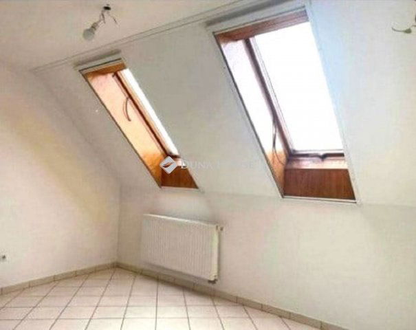 Eladó téglalakás, Kapuváron 52.8 M Ft, 3 szobás