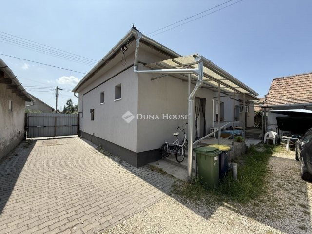 Eladó téglalakás, Monoron 125 M Ft, 7 szobás