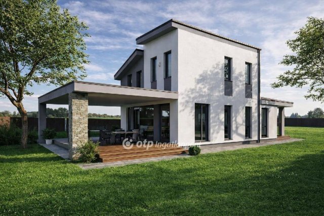 Eladó családi ház, Kulcson 79.9 M Ft, 4 szobás