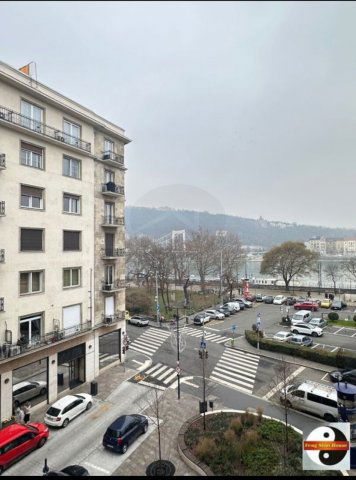 Eladó téglalakás, Budapesten, V. kerületben 154.9 M Ft