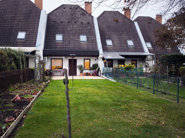 Eladó sorház, Kistarcsán, Vadrózsa utcában 96.8 M Ft, 5 szobás