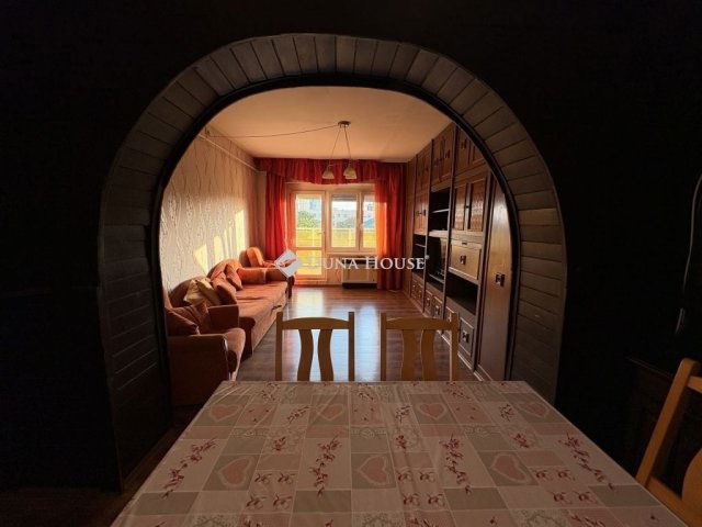 Eladó téglalakás, Orosházán 28 M Ft, 3 szobás