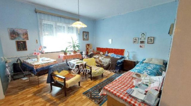 Eladó családi ház, Kisújszálláson 14.7 M Ft, 2 szobás