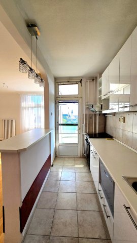 Eladó téglalakás, Kecskeméten 69.9 M Ft, 3 szobás