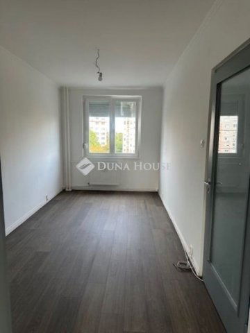 Eladó panellakás, Budapesten, XV. kerületben 82 M Ft, 3+1 szobás