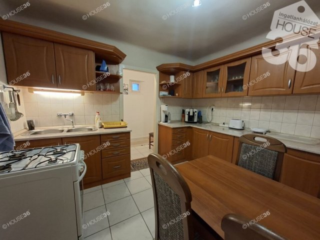 Eladó téglalakás, Kiskunfélegyházán 42 M Ft, 2 szobás