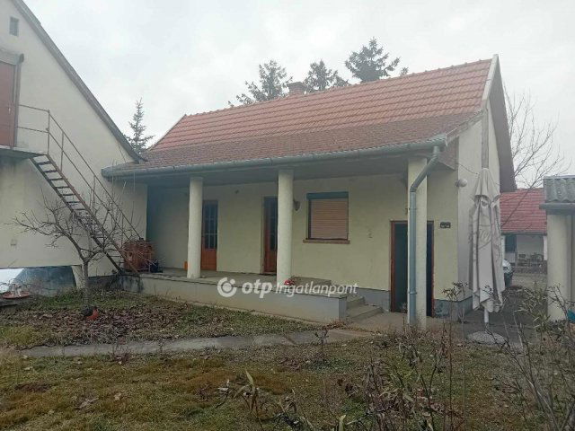 Eladó családi ház, Farmoson 34.9 M Ft, 3 szobás