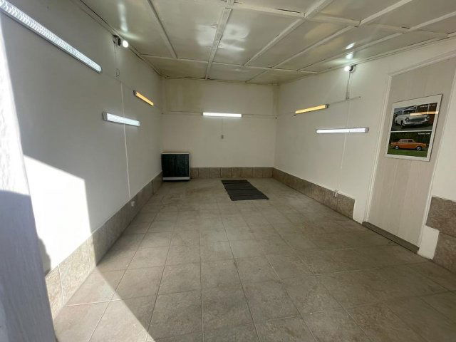 Eladó garázs, Vácon 9 M Ft / költözzbe.hu