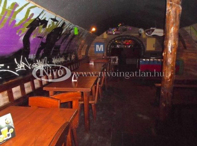 Eladó üzlethelyiség, Veszprémben 88.9 M Ft