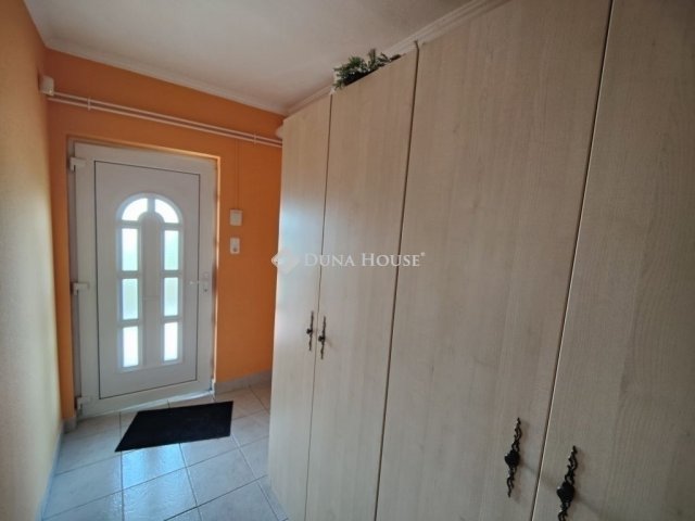 Eladó ikerház, Budapesten, XVIII. kerületben 79.9 M Ft, 3 szobás