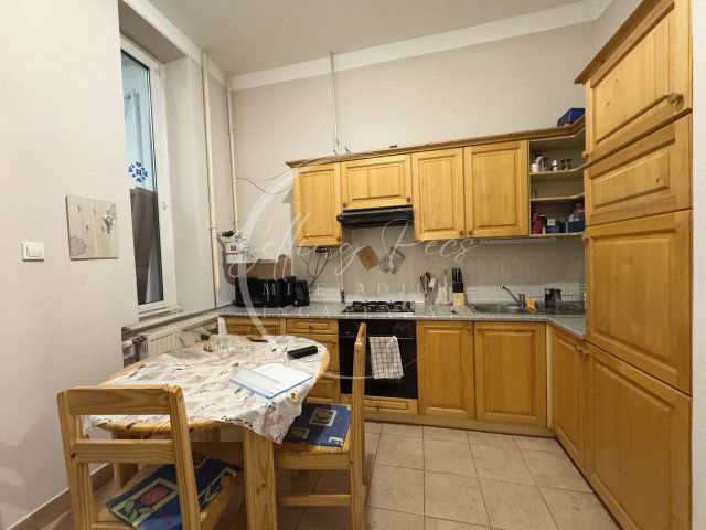 Eladó téglalakás, Pécsett, Városház közben 56 M Ft, 2 szobás