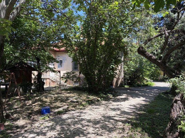 Eladó családi ház, Diósdon 360 M Ft, 5 szobás