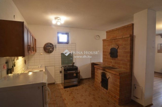 Eladó családi ház, Pilisszentlászlón 126 M Ft, 4 szobás