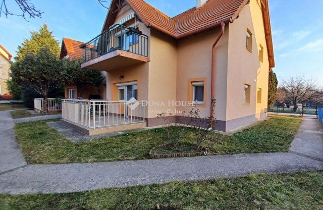 Eladó téglalakás, Balatonfüreden 89.9 M Ft, 3 szobás