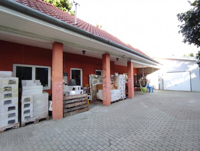 Eladó családi ház, Sóskúton 169 M Ft, 12 szobás