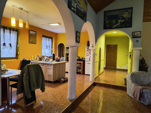 Eladó családi ház, Százhalombattán 159 M Ft, 3 szobás