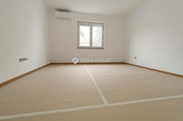 Eladó családi ház, Monoron 71.9 M Ft, 3 szobás