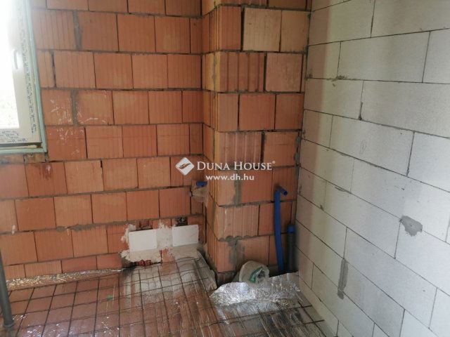 Eladó sorház, Érden 115 M Ft, 4 szobás / költözzbe.hu