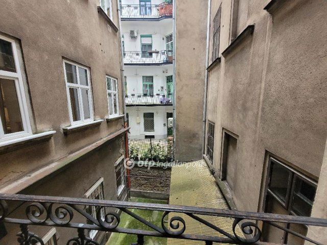 Eladó téglalakás, Budapesten, I. kerületben 82.5 M Ft, 2 szobás