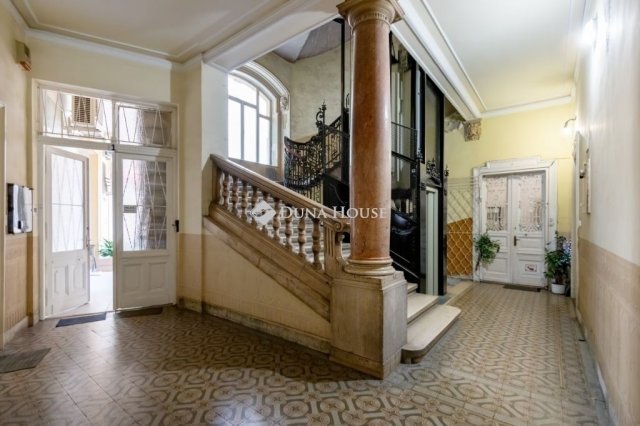 Eladó téglalakás, Budapesten, VII. kerületben 120.49 M Ft