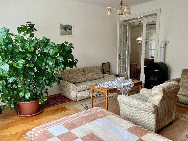 Eladó családi ház, Cegléden 55 M Ft, 3 szobás