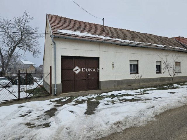 Eladó családi ház, Bólyban 37.9 M Ft, 3 szobás