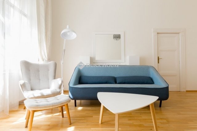 Kiadó téglalakás, albérlet, Budapesten, V. kerületben, 3 szobás