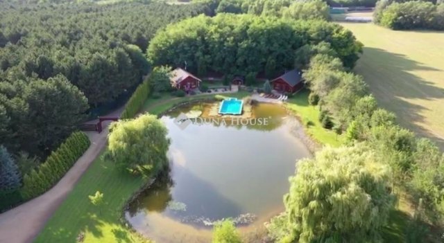 Eladó családi ház, Kecskeméten 379 M Ft, 10 szobás