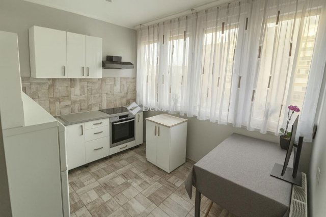 Eladó panellakás, Gödöllőn 66.5 M Ft, 2 szobás