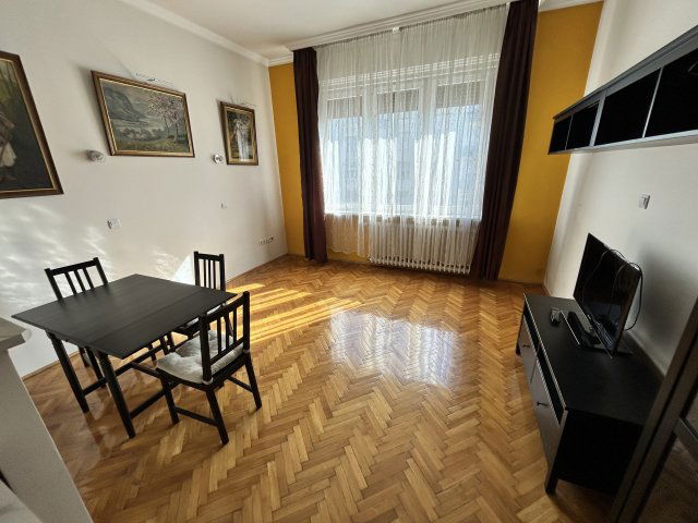 Eladó téglalakás, Budapesten, V. kerületben 79.9 M Ft, 1 szobás