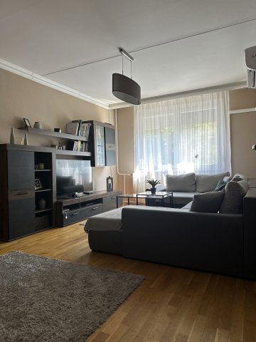 Eladó panellakás, Debrecenben 74.9 M Ft, 3 szobás