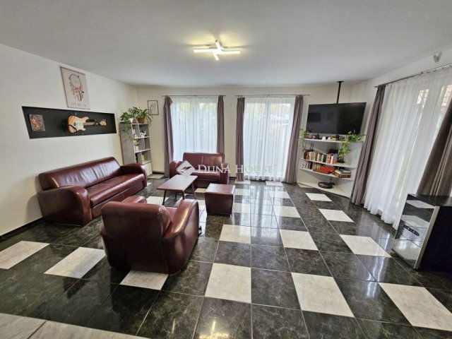 Eladó családi ház, Szigetszentmiklóson 139.99 M Ft, 6 szobás