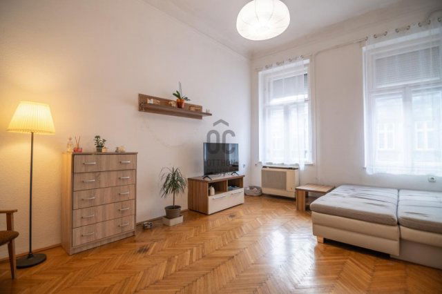 Eladó téglalakás, Budapesten, VII. kerületben 75 M Ft, 2 szobás