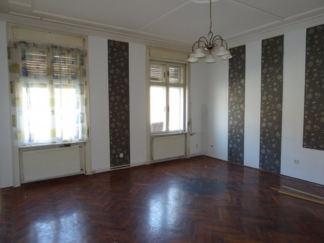 Eladó téglalakás, Szombathelyen 49.9 M Ft, 4 szobás