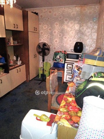 Eladó családi ház, Ajkán 22.5 M Ft, 3 szobás