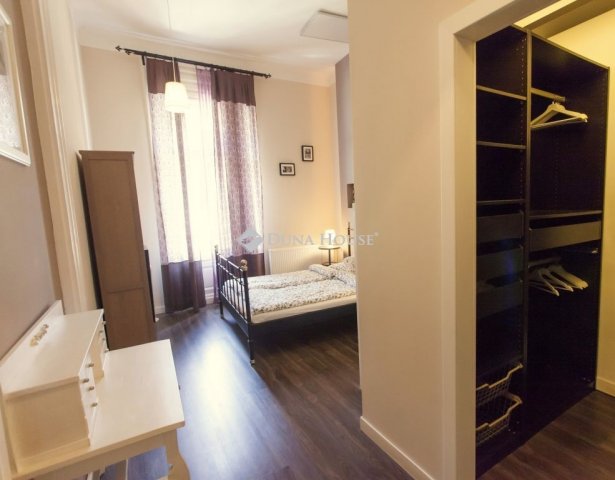 Eladó téglalakás, Budapesten, VI. kerületben 139.9 M Ft