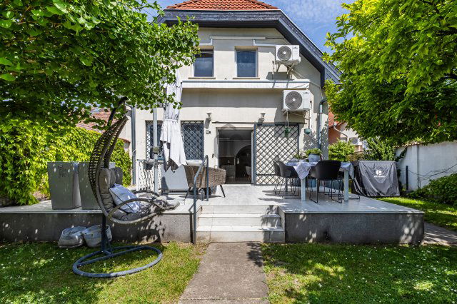 Eladó családi ház, Budapesten, XV. kerületben 259.9 M Ft
