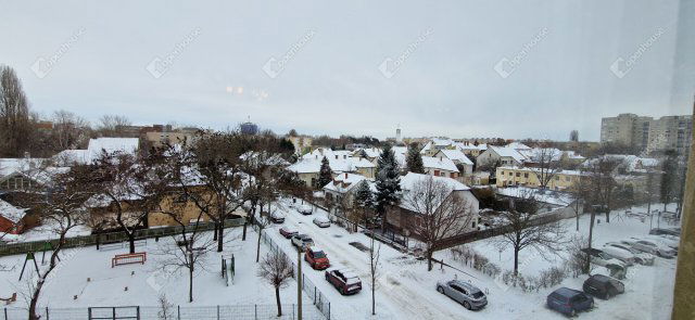 Eladó panellakás, Győrött 54.99 M Ft, 1+2 szobás