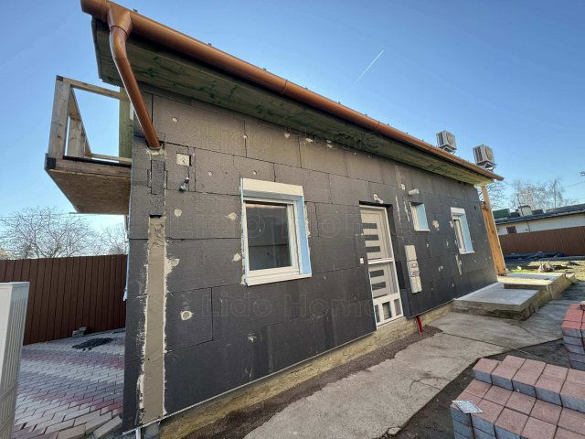 Eladó nyaraló, Balatonkenesén 95 M Ft, 4 szobás