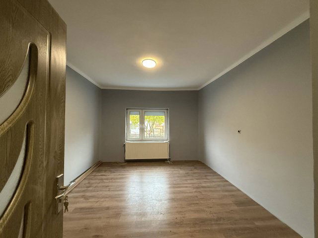 Eladó családi ház, Jászladányon 21 M Ft, 3+2 szobás