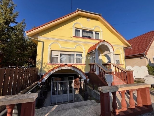 Eladó családi ház, Kecskeméten 99 M Ft, 3 szobás