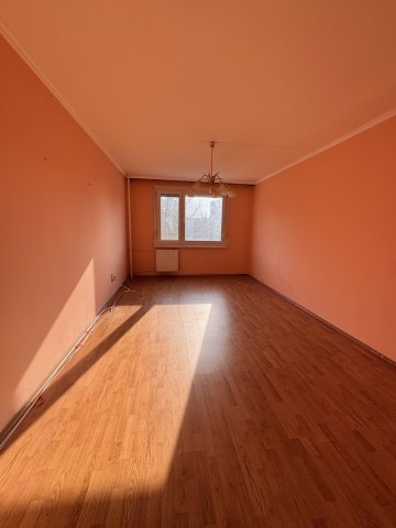 Eladó panellakás, Győrött 46.99 M Ft, 2+2 szobás