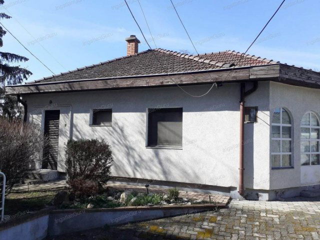 Eladó ikerház, Kecskeméten 78 M Ft, 4 szobás