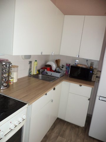 Eladó panellakás, Várpalotán 36 M Ft, 1+1 szobás