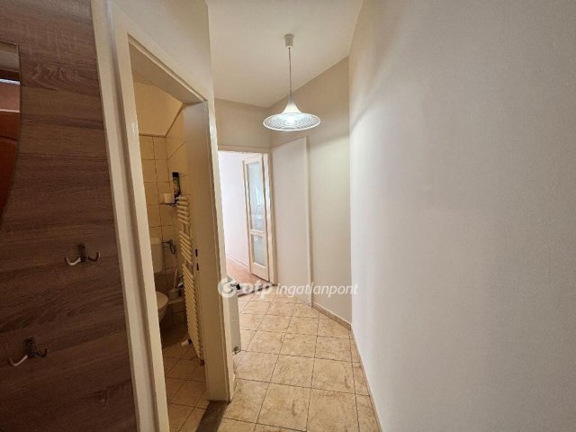 Kiadó téglalakás, albérlet, Békéscsabán 200 E Ft / hó
