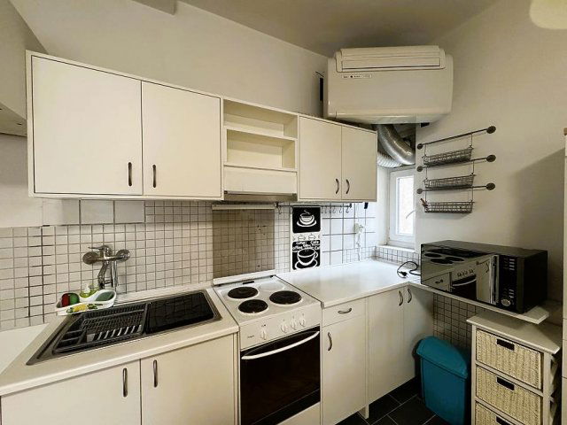 Eladó téglalakás, Budapesten, III. kerületben 49.9 M Ft