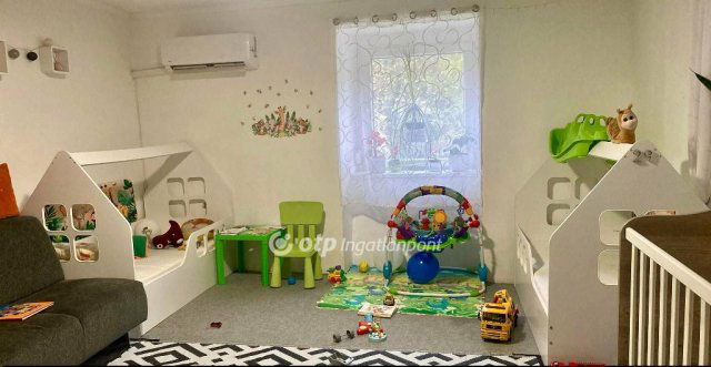 Eladó családi ház, Sárbogárdon 42.9 M Ft, 3+1 szobás